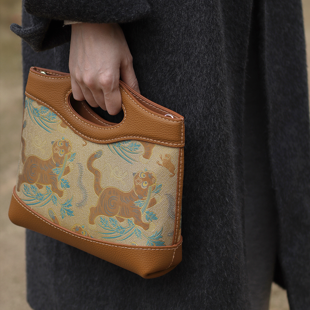 FingerArt Leather Crossbody and Handheld Cookie Bag DIY Kit